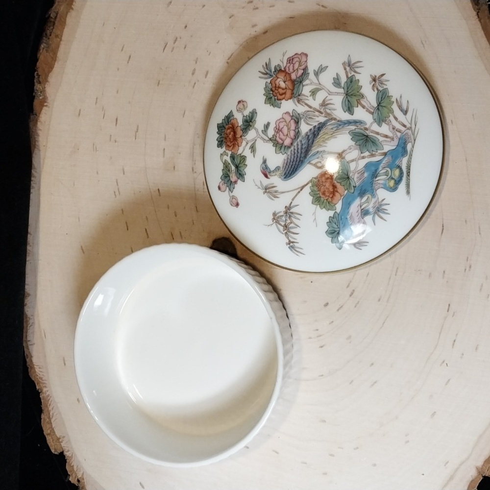 Wedgewood Kutani Crane Bone China Trinket Box - Picture 3 of 8